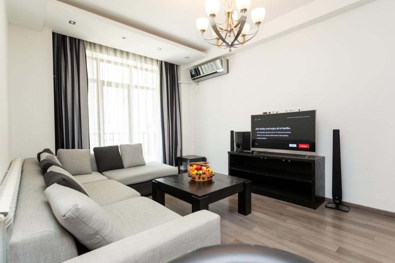 Two Bedroom Apartment In The City Center Tbilisi Eksteriør billede