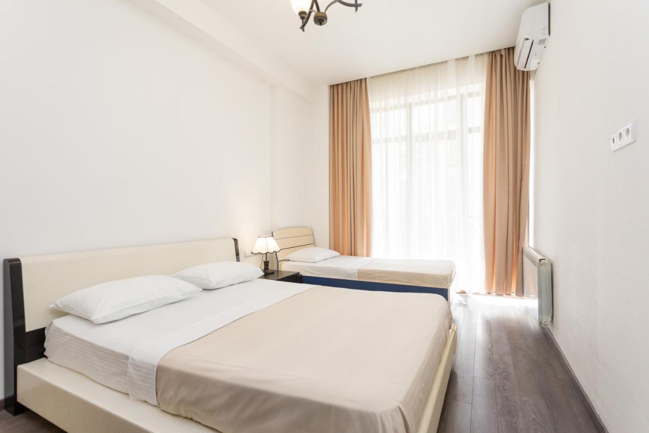 Two Bedroom Apartment In The City Center Tbilisi Eksteriør billede
