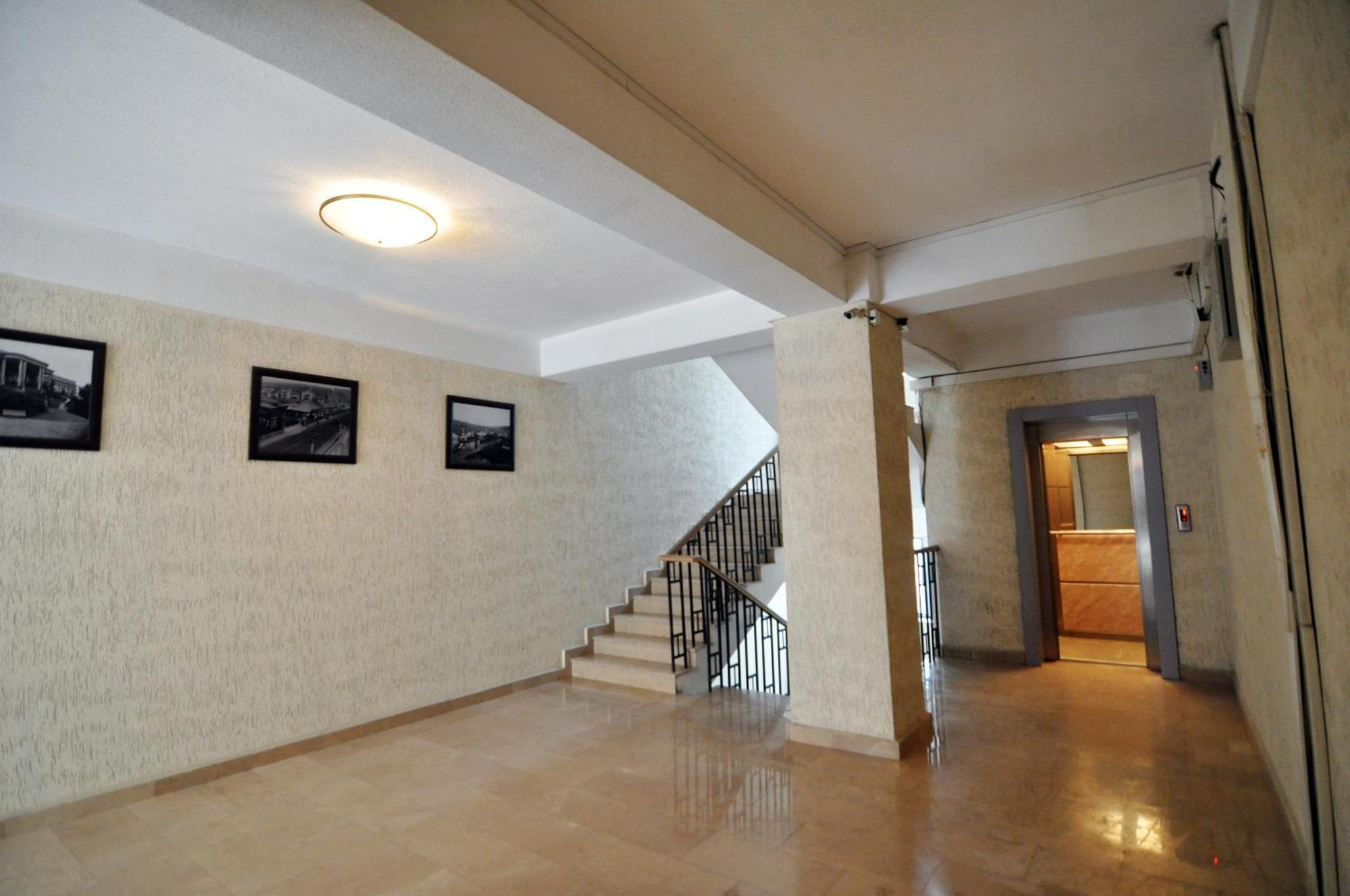 Two Bedroom Apartment In The City Center Tbilisi Eksteriør billede